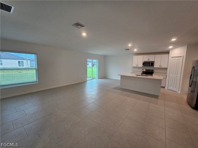 17316 Cantu CT, North Fort Myers, FL 33917