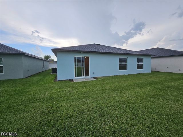 17316 Cantu CT, North Fort Myers, FL 33917