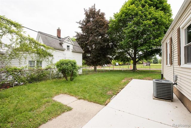 449 Burton Court, Ypsilanti, MI 48197