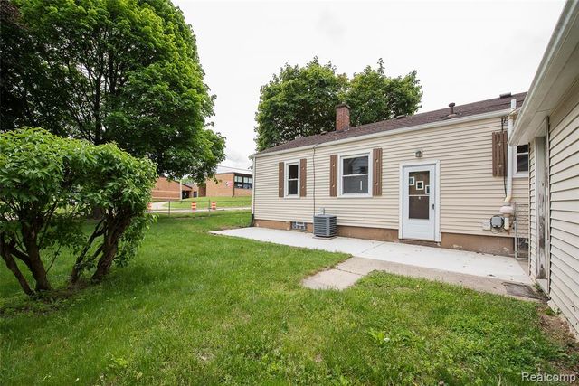 449 Burton Court, Ypsilanti, MI 48197