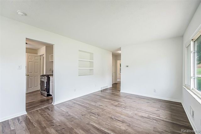 449 Burton Court, Ypsilanti, MI 48197