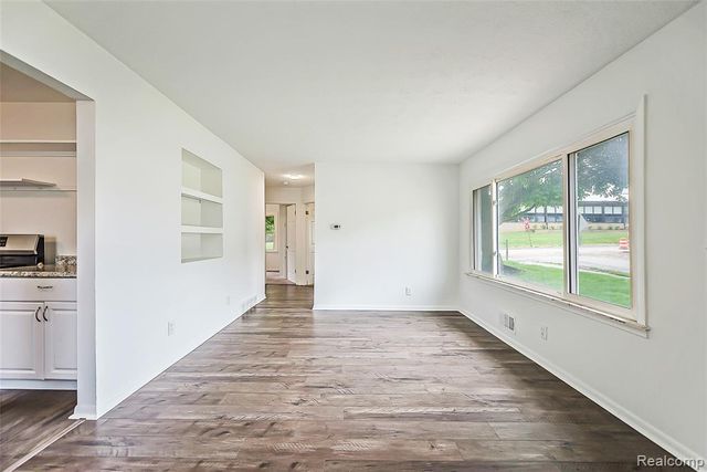 449 Burton Court, Ypsilanti, MI 48197