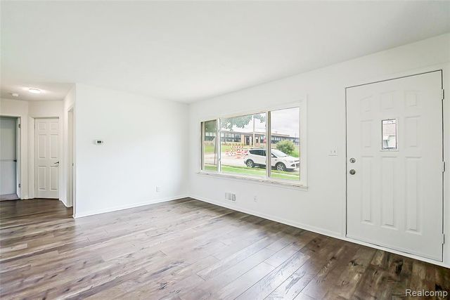 449 Burton Court, Ypsilanti, MI 48197