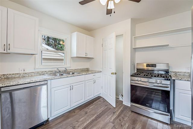 449 Burton Court, Ypsilanti, MI 48197