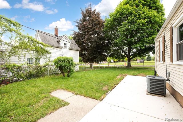 449 Burton Court, Ypsilanti, MI 48197