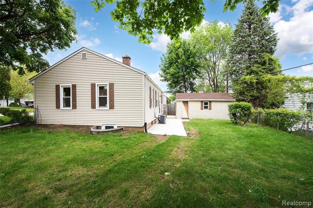 449 Burton Court, Ypsilanti, MI 48197