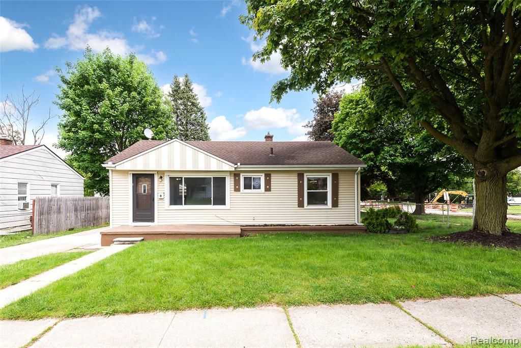 449 Burton Court, Ypsilanti, MI 48197
