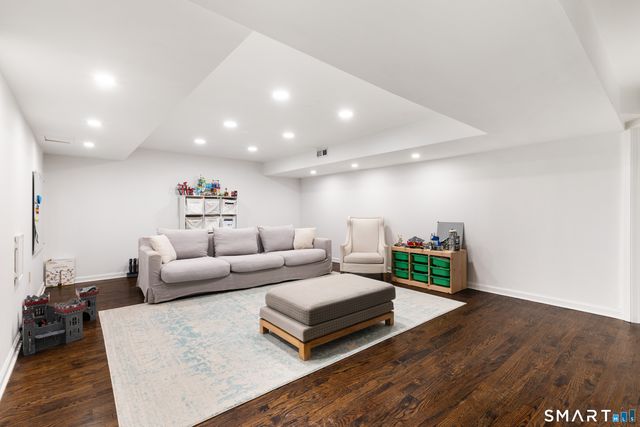12 Ricki Beth Lane, Greenwich, CT 06870