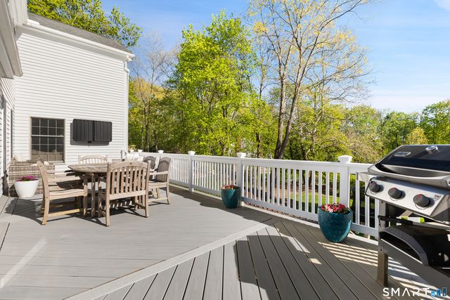 12 Ricki Beth Lane, Greenwich, CT 06870