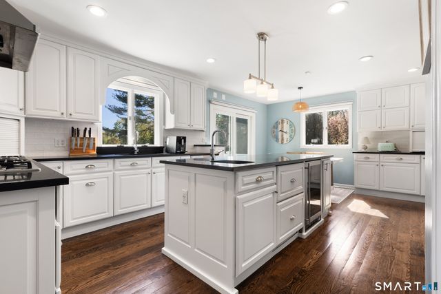 12 Ricki Beth Lane, Greenwich, CT 06870