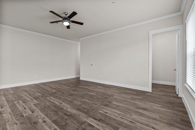 865 Limmer LOOP 403, Hutto, TX 78634