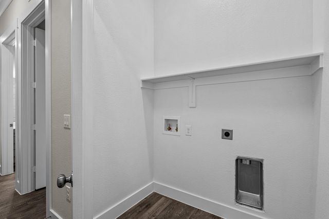 865 Limmer LOOP 403, Hutto, TX 78634