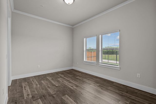 865 Limmer LOOP 403, Hutto, TX 78634