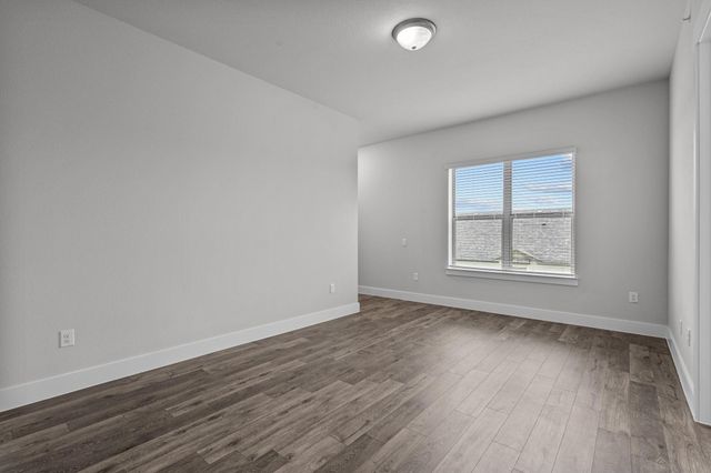 865 Limmer LOOP 403, Hutto, TX 78634