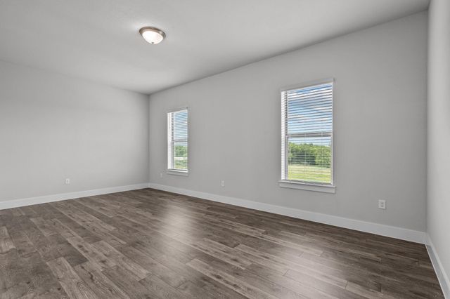 865 Limmer LOOP 403, Hutto, TX 78634