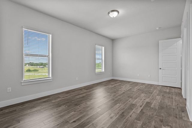 865 Limmer LOOP 403, Hutto, TX 78634