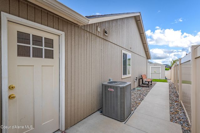 6255 W Harmony ST, Rathdrum, ID 83858