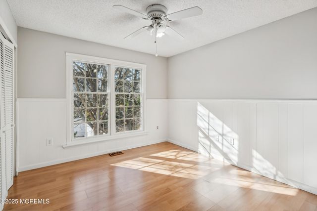 107 Spruce Circle N, Barnegat, NJ 08005