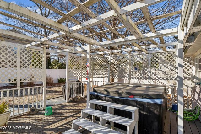 107 Spruce Circle N, Barnegat, NJ 08005