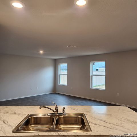 12911 Lorena Ochoa, San Antonio, TX 78221