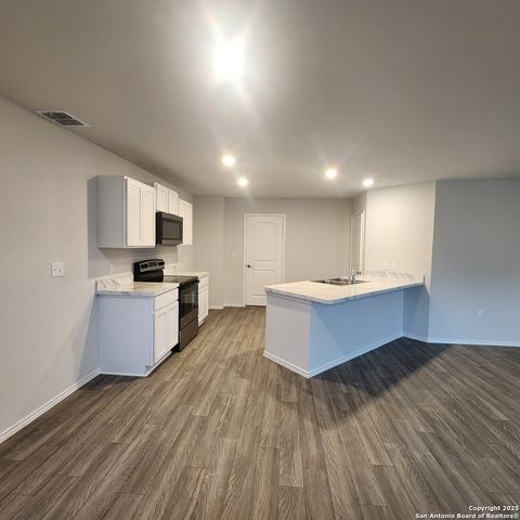 12911 Lorena Ochoa, San Antonio, TX 78221