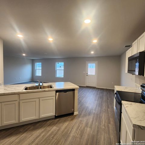 12911 Lorena Ochoa, San Antonio, TX 78221