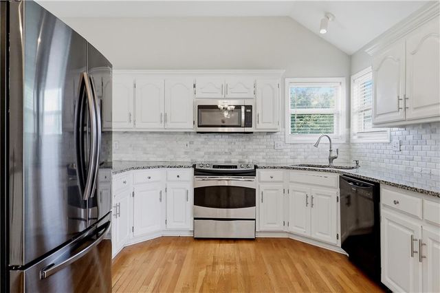 16412 W 157th Terrace, Olathe, KS 66062