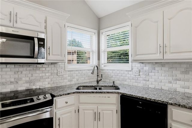 16412 W 157th Terrace, Olathe, KS 66062