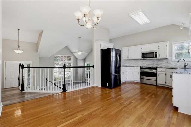 16412 W 157th Terrace, Olathe, KS 66062