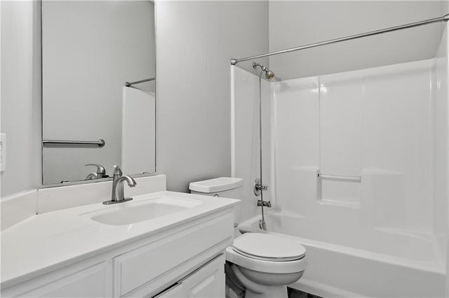 16412 W 157th Terrace, Olathe, KS 66062