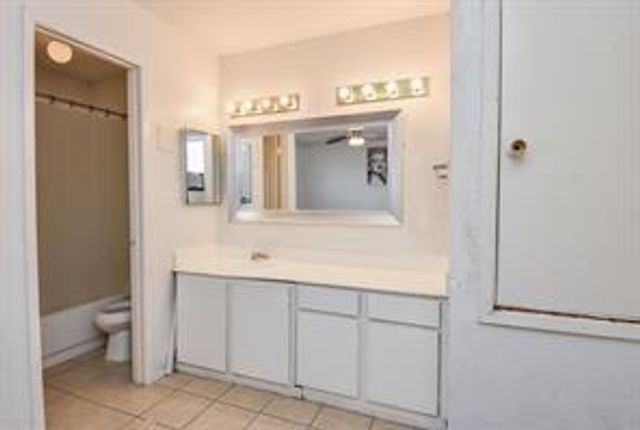 8405 Wilcrest Drive 2700, Houston, TX 77072