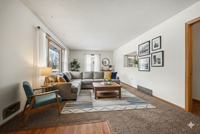 5905 Independence Avenue N, New Hope, MN 55428