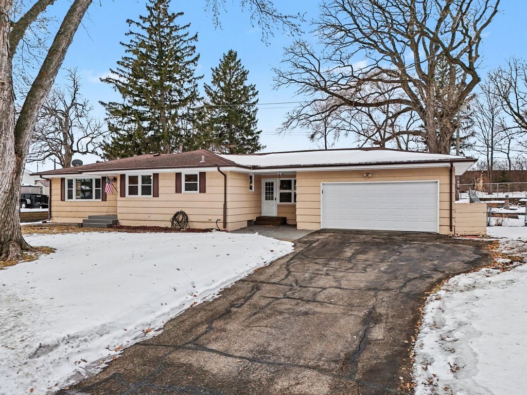 5905 Independence Avenue N, New Hope, MN 55428