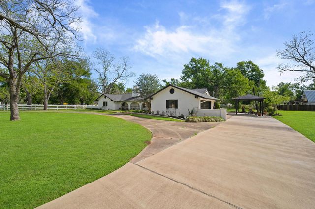 822 Surrey Lane, Simonton, TX 77485