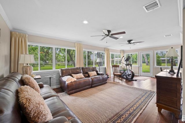 822 Surrey Lane, Simonton, TX 77485