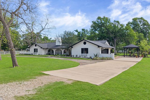 822 Surrey Lane, Simonton, TX 77485