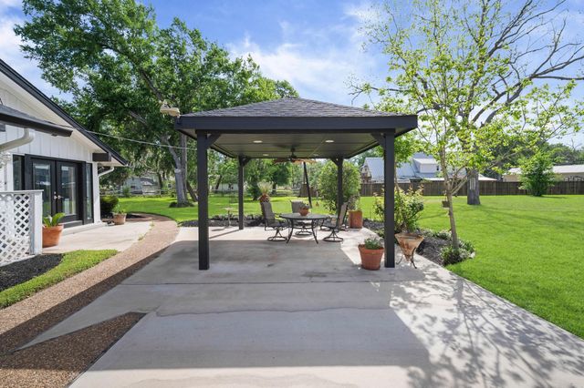 822 Surrey Lane, Simonton, TX 77485