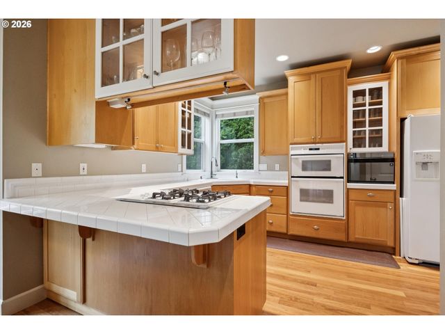 16173 Sw BRAY Ln, Portland, OR 97224