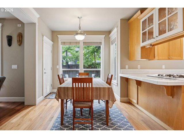 16173 Sw BRAY Ln, Portland, OR 97224