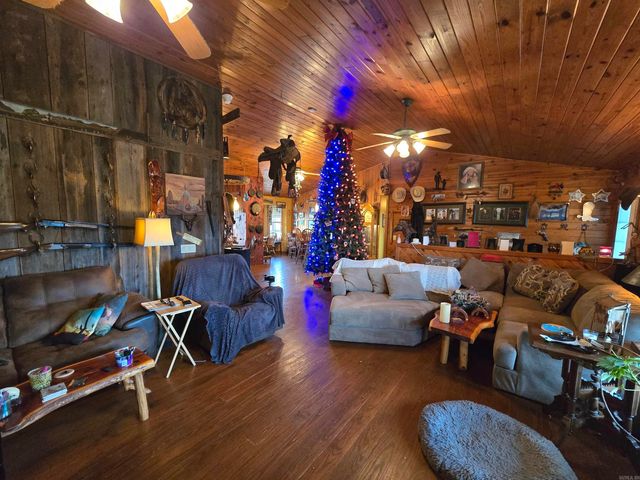 367 Bent Oak LN, Midway, AR 72651