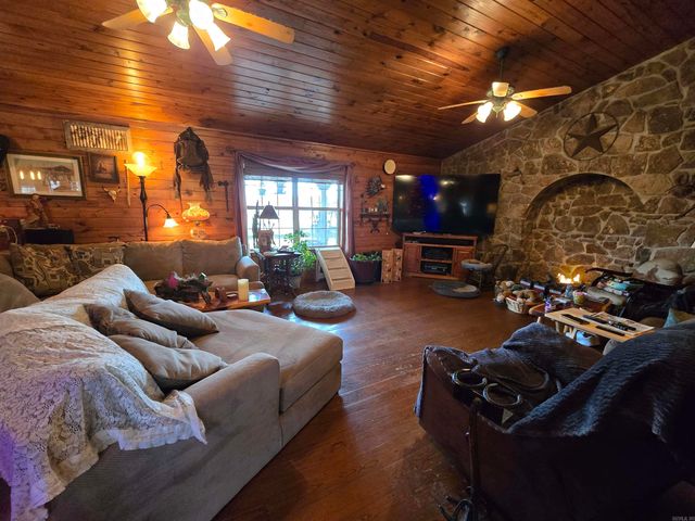 367 Bent Oak LN, Midway, AR 72651