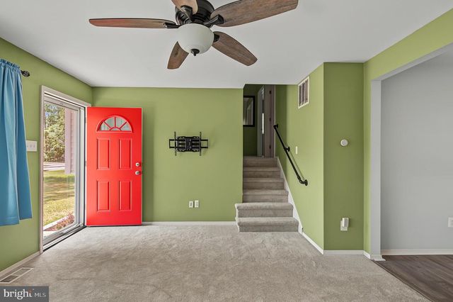 203 FOX LN, Williamstown, NJ 08094
