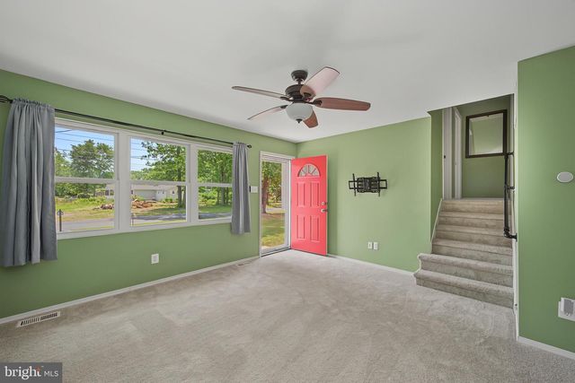 203 FOX LN, Williamstown, NJ 08094