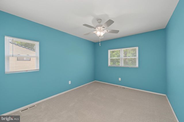 203 FOX LN, Williamstown, NJ 08094