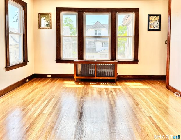 60 Westfield Avenue, Bridgeport, CT 06606