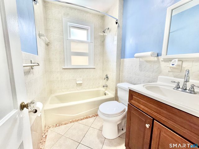 60 Westfield Avenue, Bridgeport, CT 06606