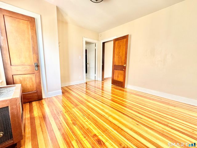 60 Westfield Avenue, Bridgeport, CT 06606