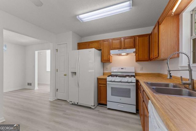 7299 Essex Drive, Douglasville, GA 30134