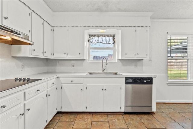 1506 Parkway Drive, Alvin, TX 77511