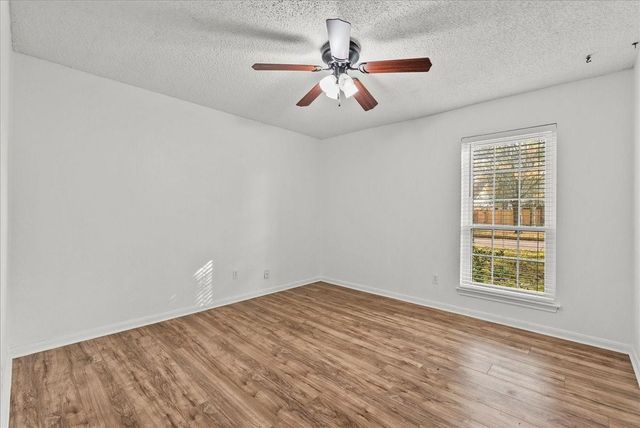 1506 Parkway Drive, Alvin, TX 77511